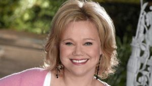 Caroline Rhea Height Weight Bra Size Body Measurements