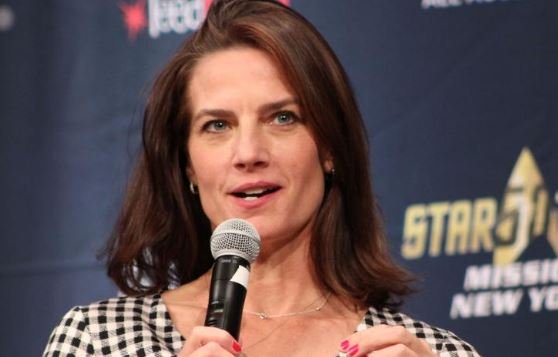 Terry Farrell Height Weight Bra Size Body Measurements