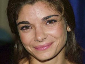 Laura San Giacomo Height Weight Bra Size Body Measurements