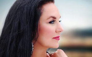 Crystal Gayle Height Weight Bra Size Body Measurements