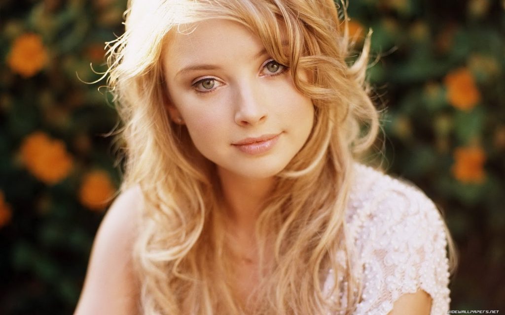 Elisabeth Harnois Height Weight Bra Size Shoe Size Dress Size