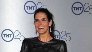 Angie Harmon Measurements Bra Size Height