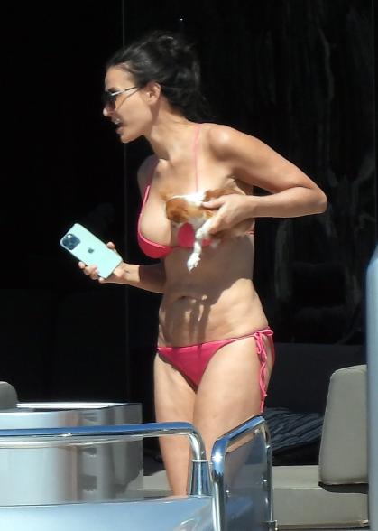 Demi Moore Bra Size Height Weight