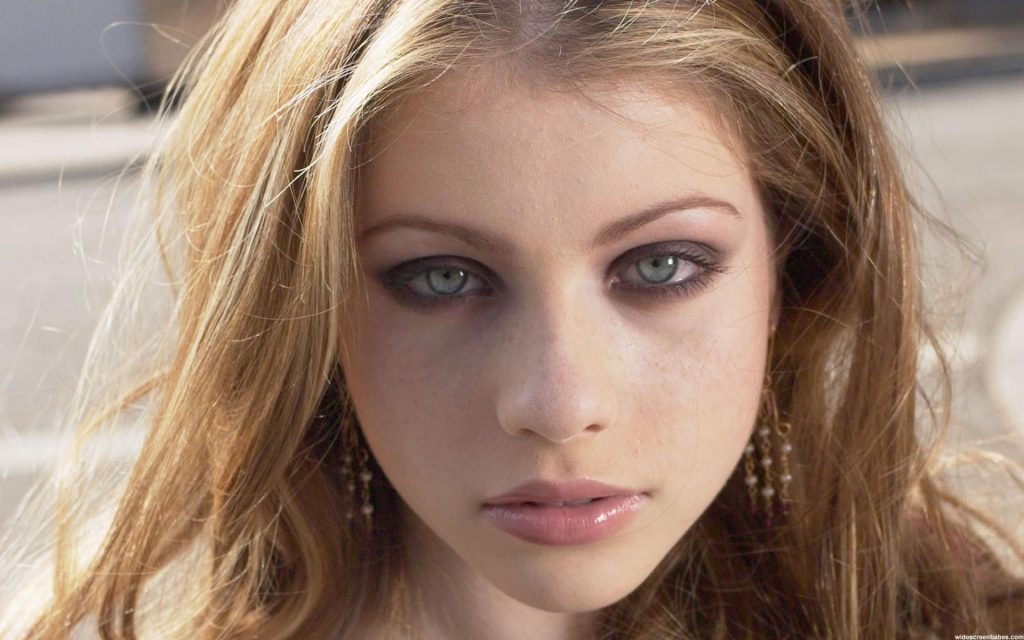 Michelle Trachtenberg Measurements Bra Size Height