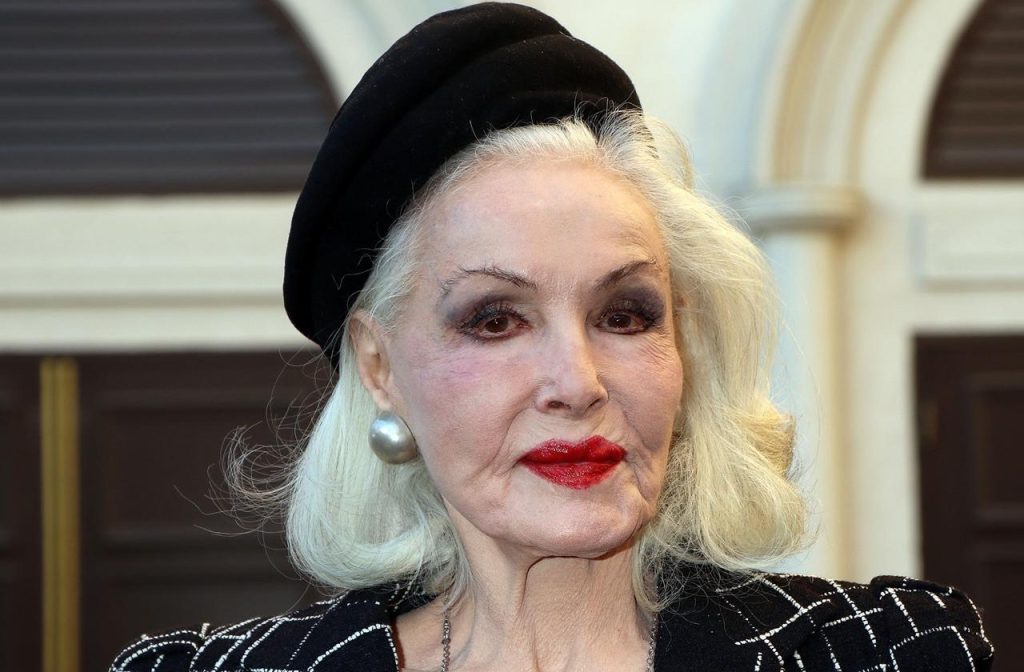 Julie Newmar's Impressive Height, Weight, and Body Measurements ...